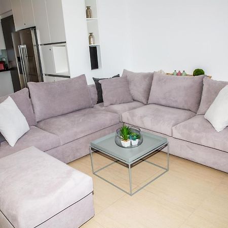 Komfort City Apartment "Elias" Mit Meerblick In Lavrio Bagian luar foto