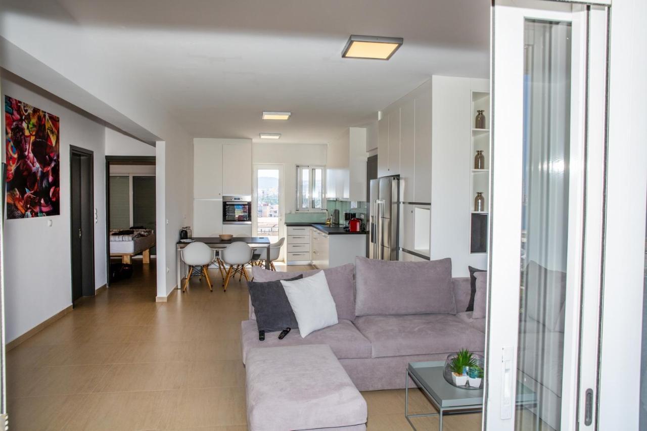 Komfort City Apartment "Elias" Mit Meerblick In Lavrio Bagian luar foto